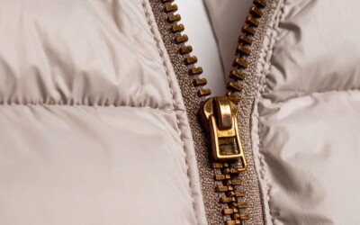How to protect your clothes from damage during washing with metal and plastic elements (zippers, buttons, Velcro)